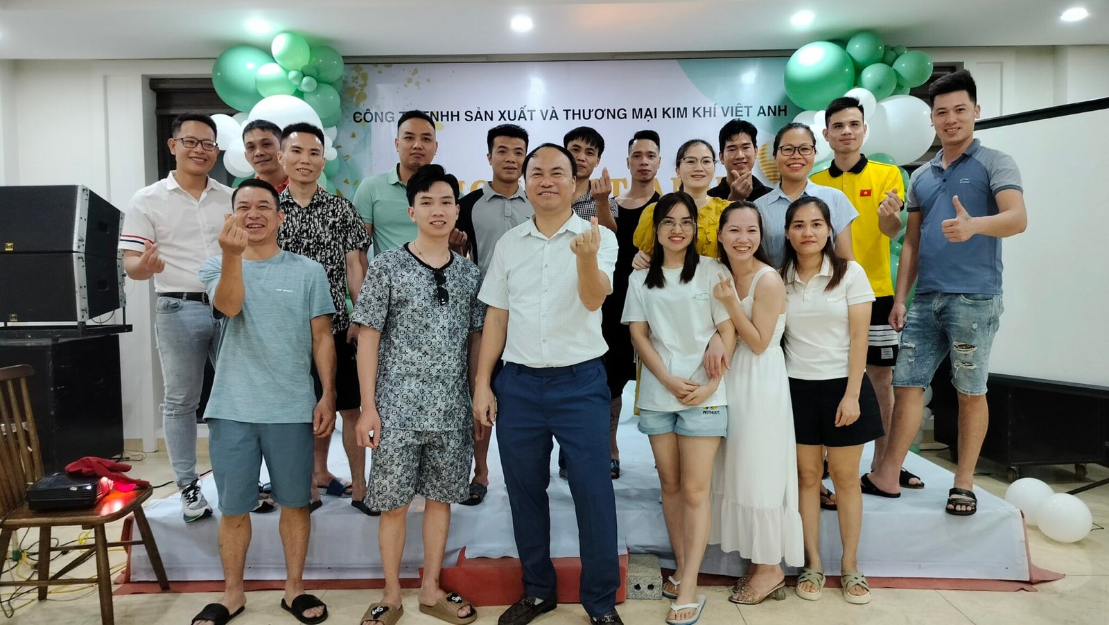 Kim Khí Việt Anh - Cán bộ công nhân viên