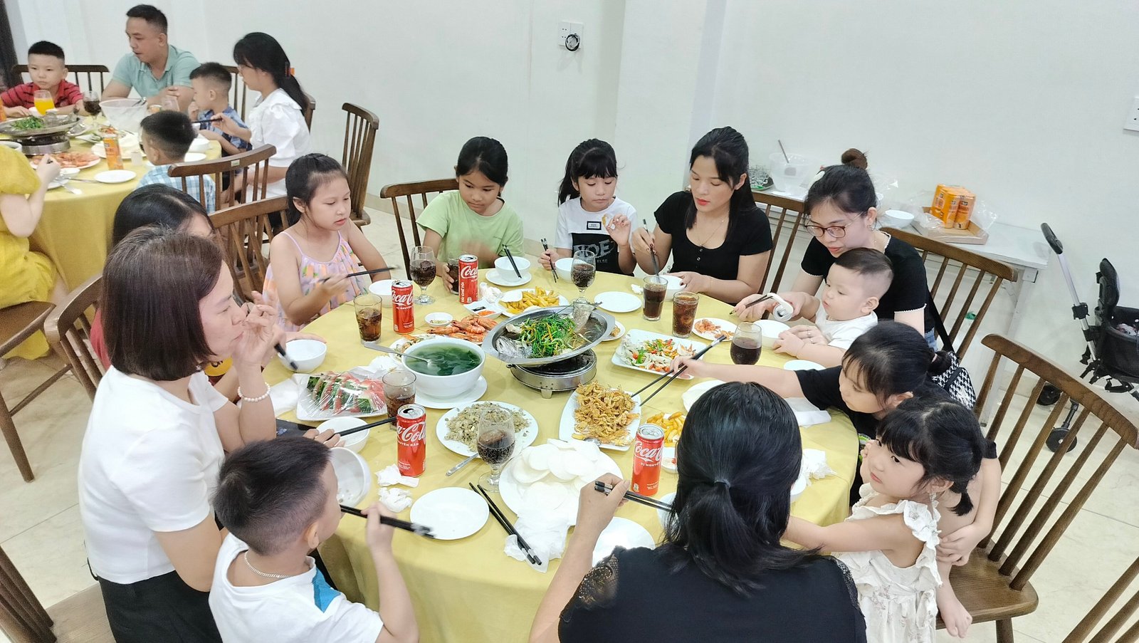 Kim Khí Việt Anh - Tiệc vui nào