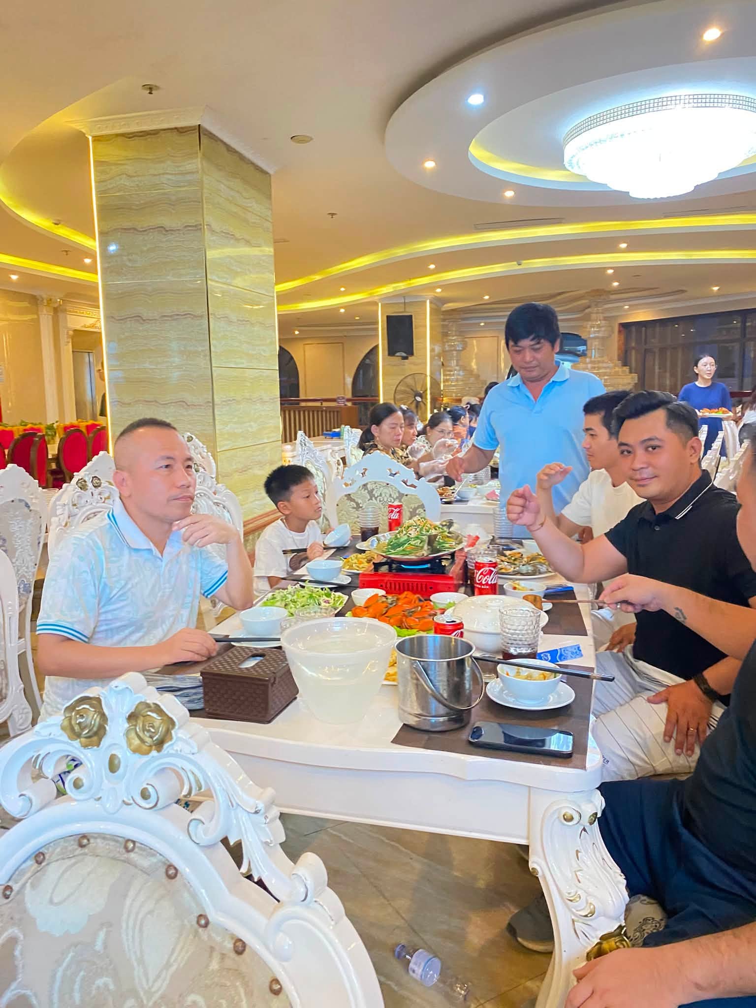 Cán bộ nhân viên Việt Anh VATANK tham dự tiệc Gala